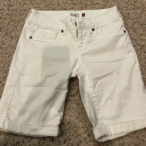 White bermuda shorts